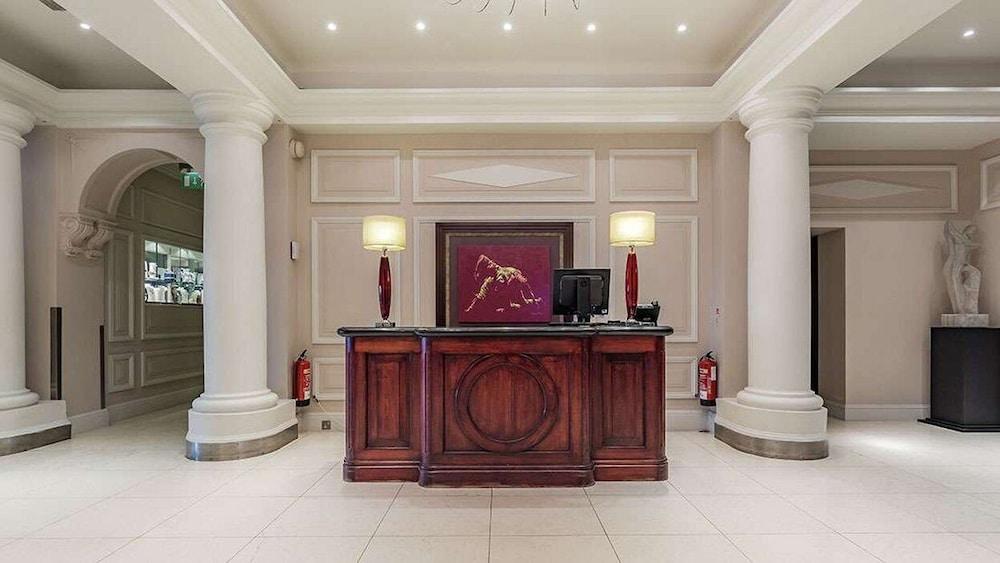 Bdl泽西大酒店&Spa 圣赫利尔泽西 外观 照片 The hotel's reception