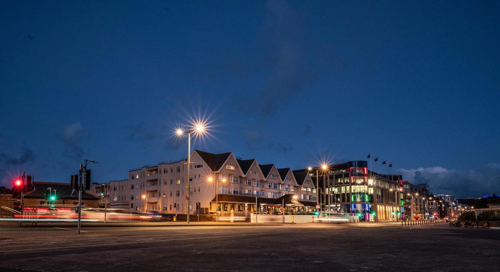 Bdl泽西大酒店&Spa 圣赫利尔泽西 外观 照片 The town of Skagen at night