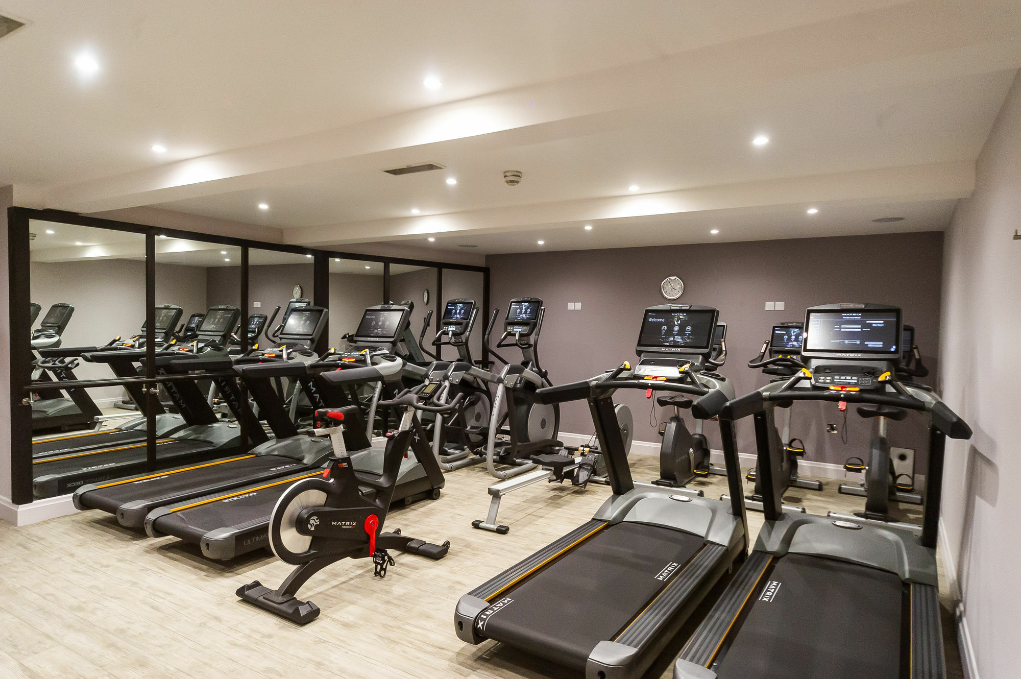Bdl泽西大酒店&Spa 圣赫利尔泽西 外观 照片 The gym at the hotel