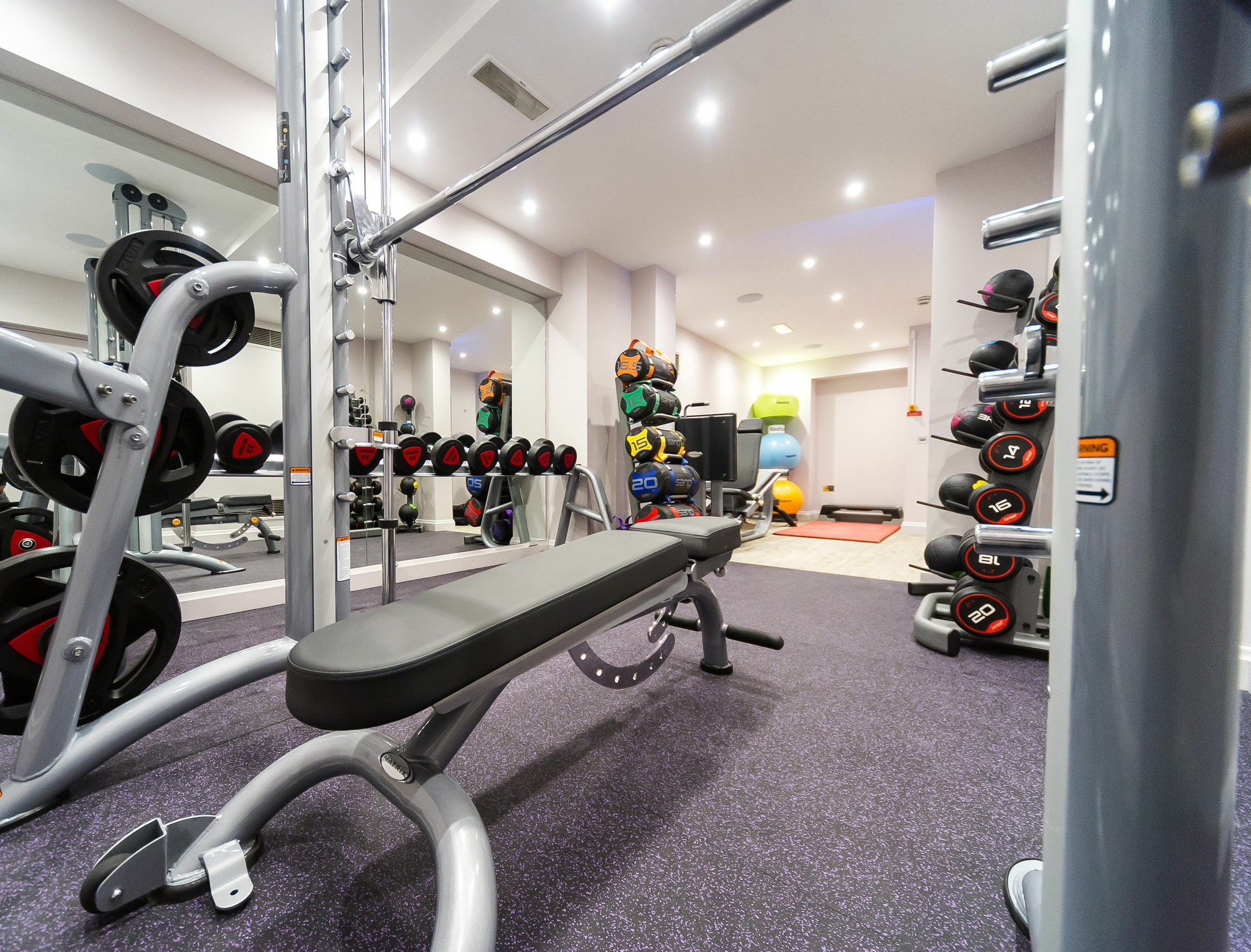 Bdl泽西大酒店&Spa 圣赫利尔泽西 外观 照片 A gym in the UK