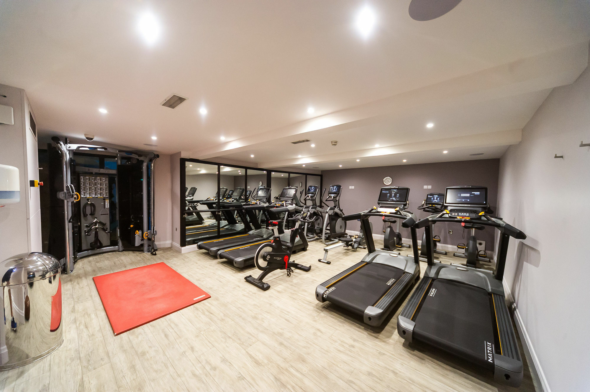 Bdl泽西大酒店&Spa 圣赫利尔泽西 外观 照片 The gym at the hotel